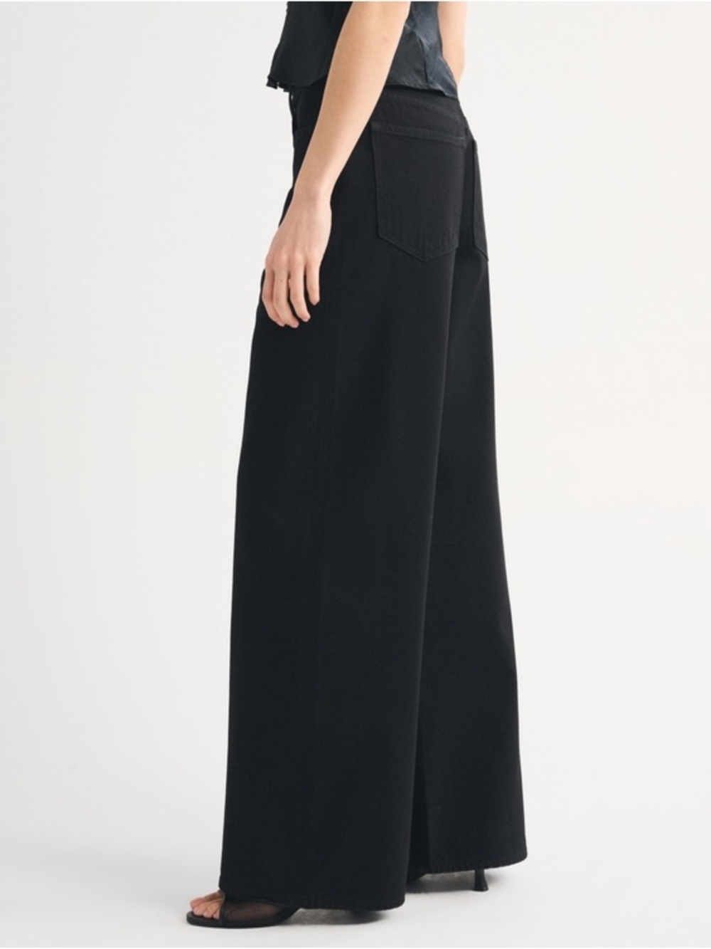Abercrombie & Fitch High Rise Wide Leg Black Denim Jean